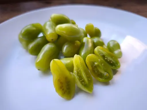 Dancing green finger